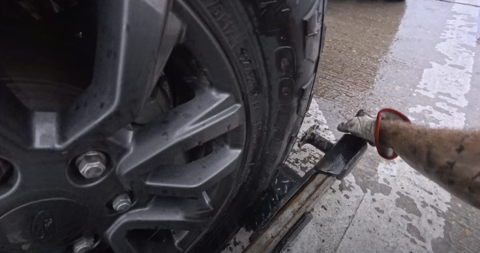 Professional roadside assistance services in Mission Bend, TX